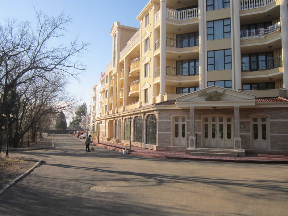 Продава се Парцел в Поморие - 1385 кв.м за 150 €/кв.м - Снимка #2