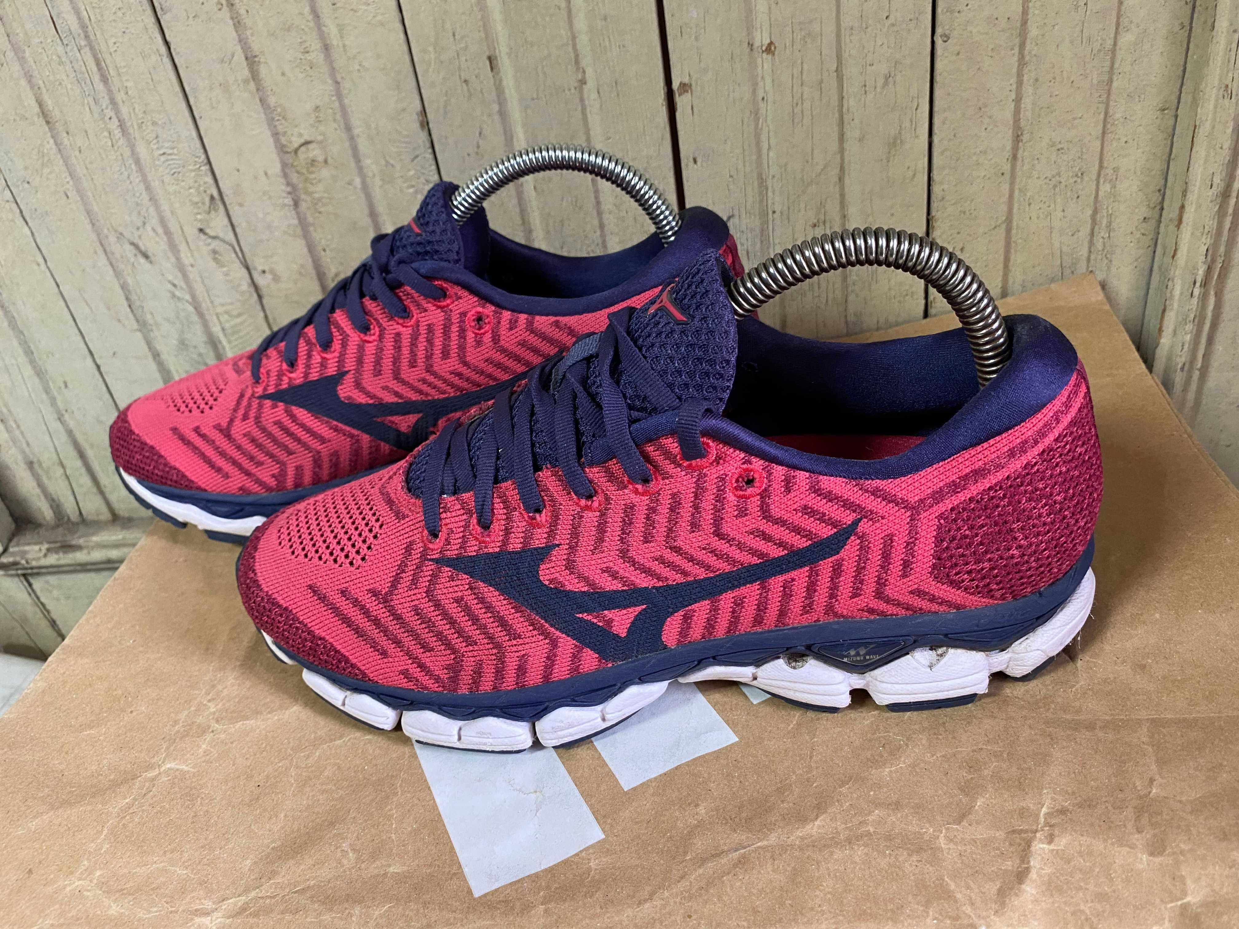 ''Mizuno Waveknit S1''оригинални маратонки 40 номер