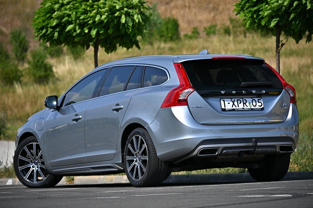 VOLVO V 60  D6 Plug In Hybrid 4X4