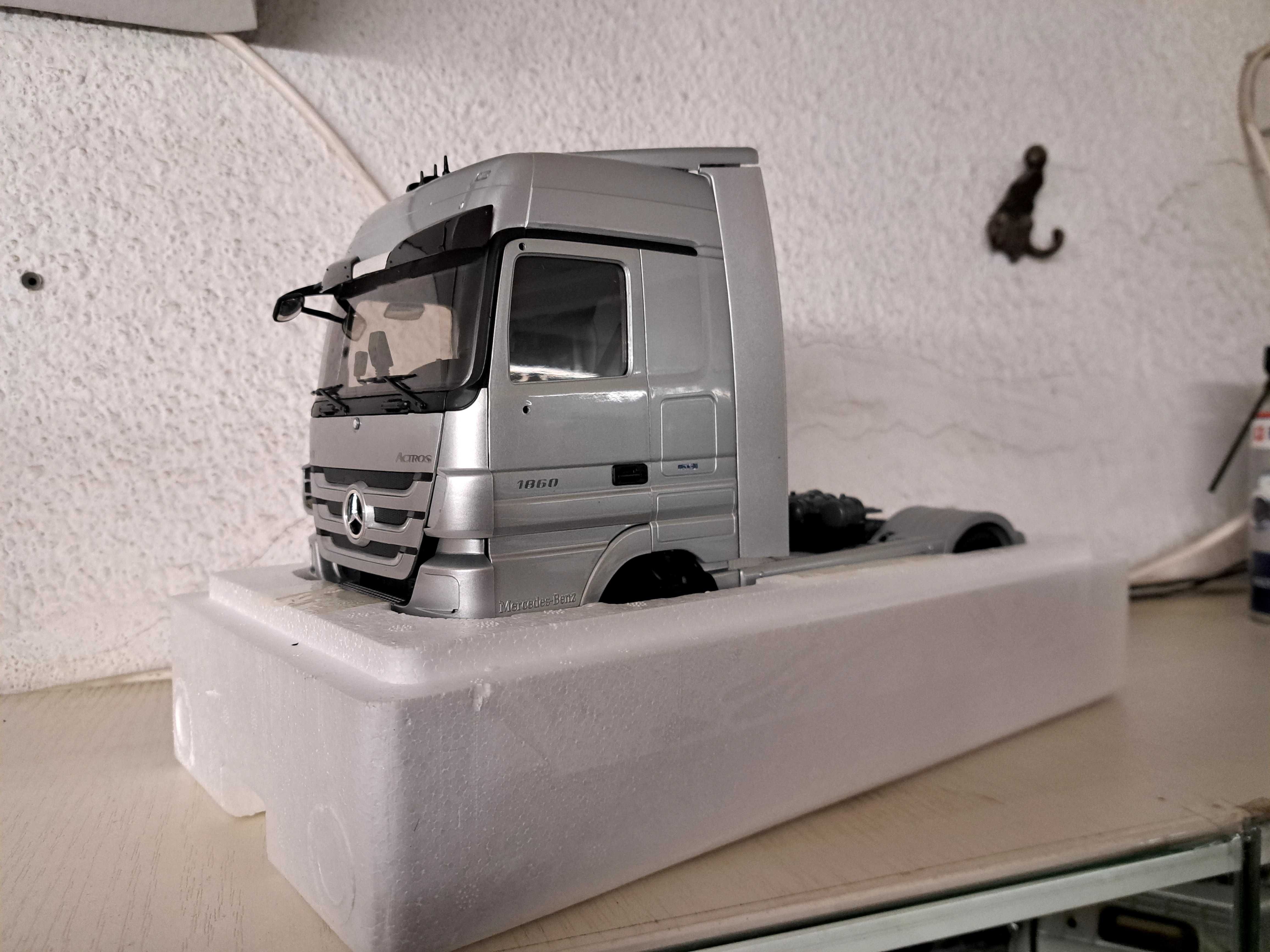 Vand Macheta Mercedes Actros MP 3 1/18