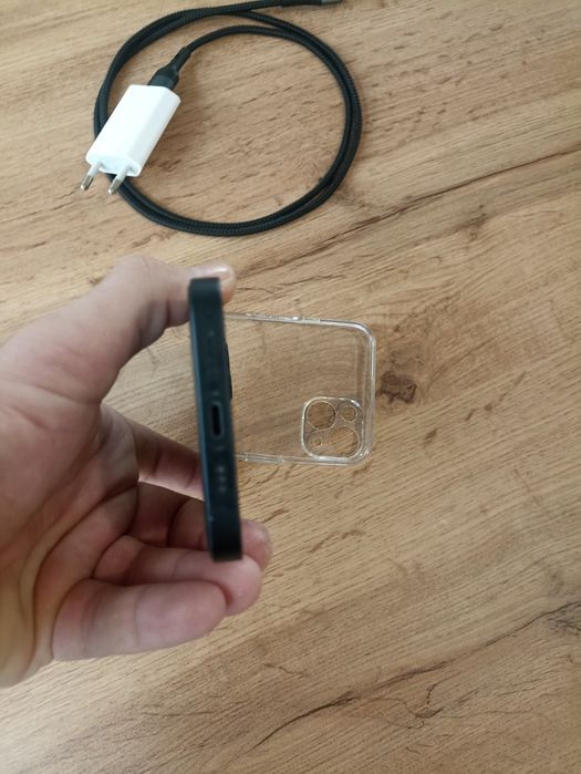 Продавам IPhone 13 128GB