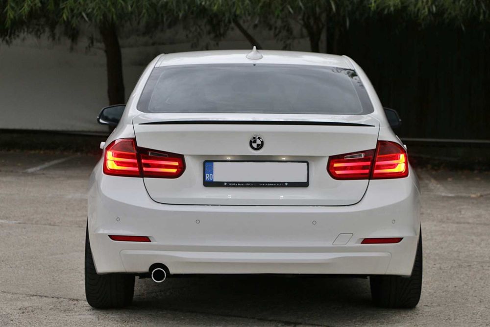 BMW Seria 3 / F30 / 2014 / Sportline / Carplay / BiXenon / Proprietar