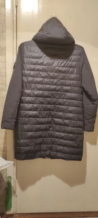 Продам димисизонную женскую куртку