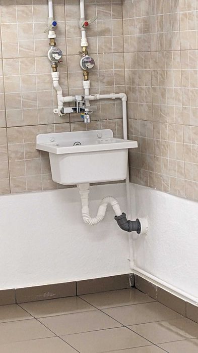 Garaj individual Drumul Taberei, Renovat Integral, utilitati separate