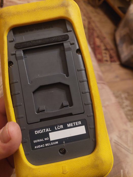 Multimetru AUDAC LCR 1120D
