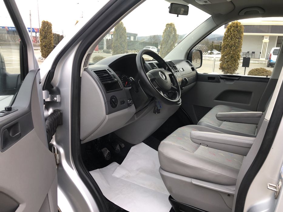 VW Transporter T5 lung 9locuri an 2008 1.9 tdi clima sirocol computer