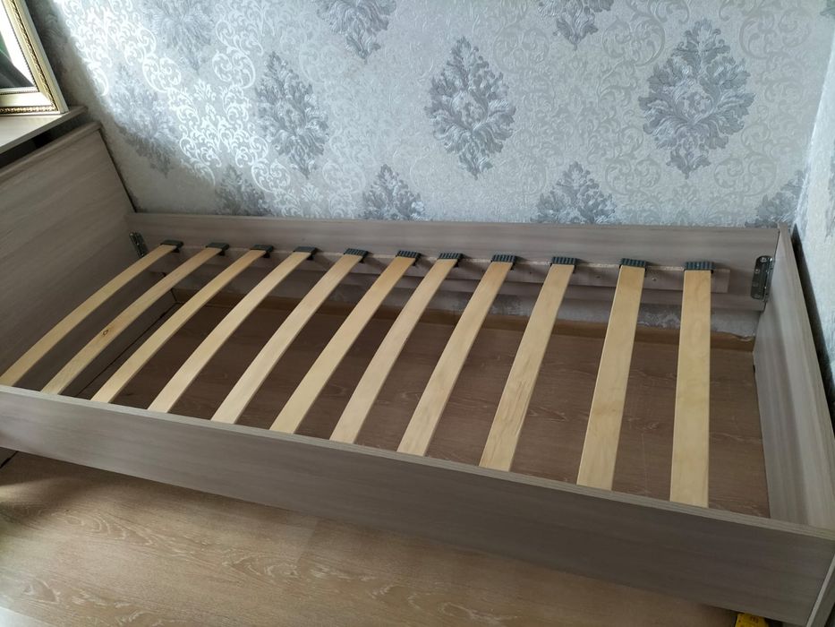 Кровать односпальная! Отличное состояние! В наличии - 2 шт.