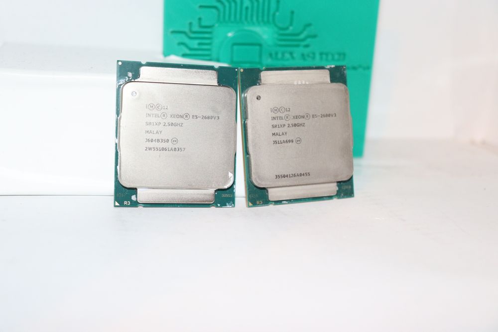 2 x Procesor Intel Xeon E5-2680 V3 12 Cores/ 24 Th 2.5/3.3GHz