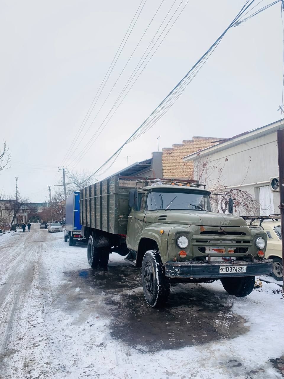 Zil 130 sotiladi naxtka