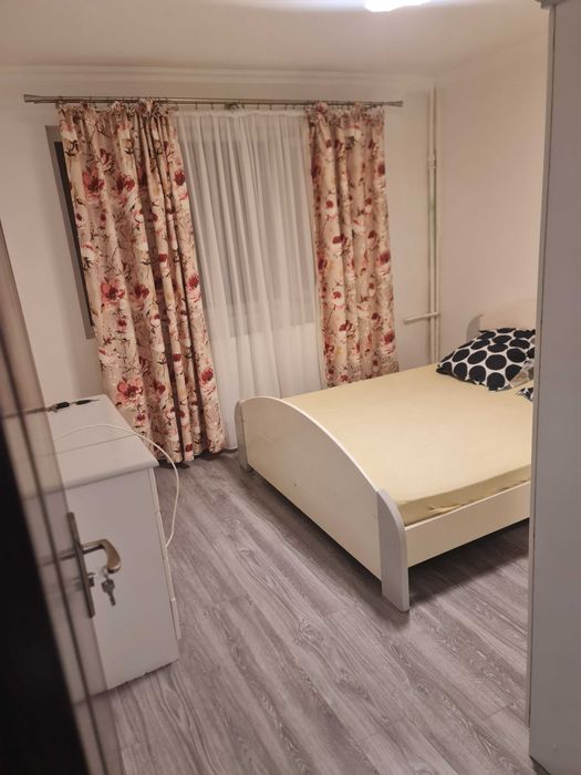 Inchiriez apartament doua camere