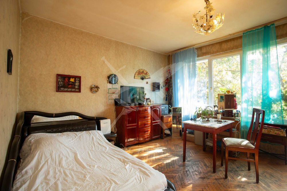 Продава се Двустаен апартамент в София, Толстой - 65 кв.м за 1462 €/кв.м - Снимка #2