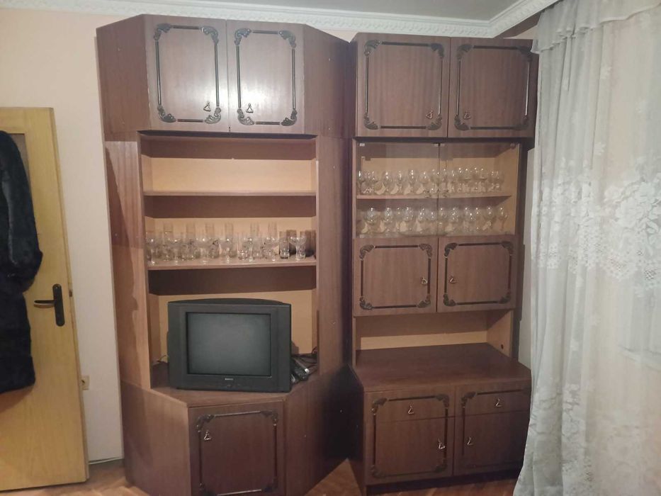 Подарявам стари мебели