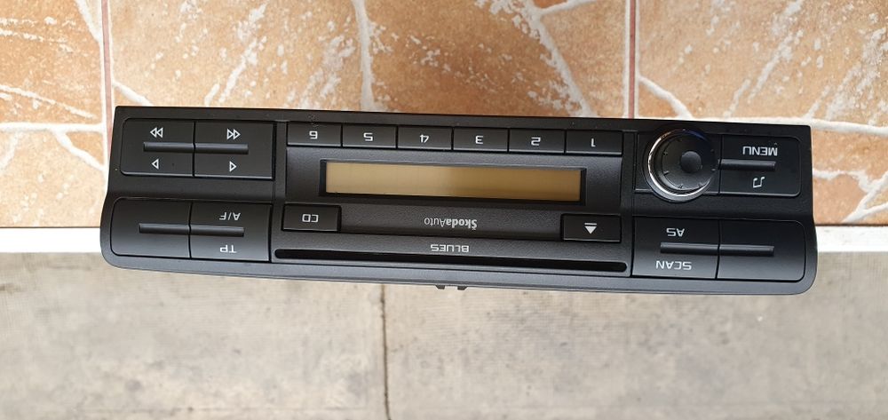 Radio cd original skoda.