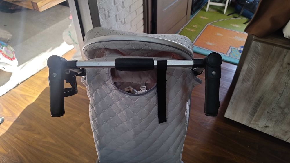 Детская складная коляска