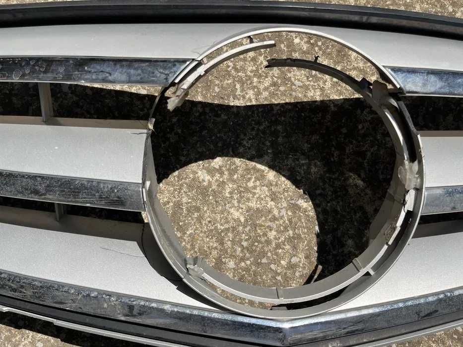 Решетка за Мерцедес ц класа mercedes-benz c clas W204 лайсна хром