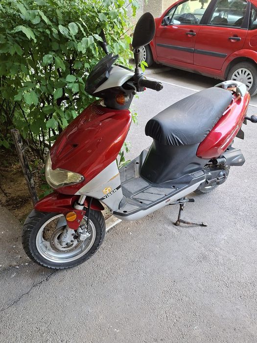 Vând scuter marca yiben