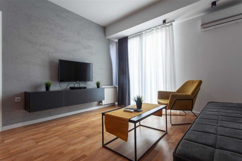 Дава се под наем Тристаен апартамент в Пловдив, Център - 78 кв.м за 193.8 € - Снимка #1