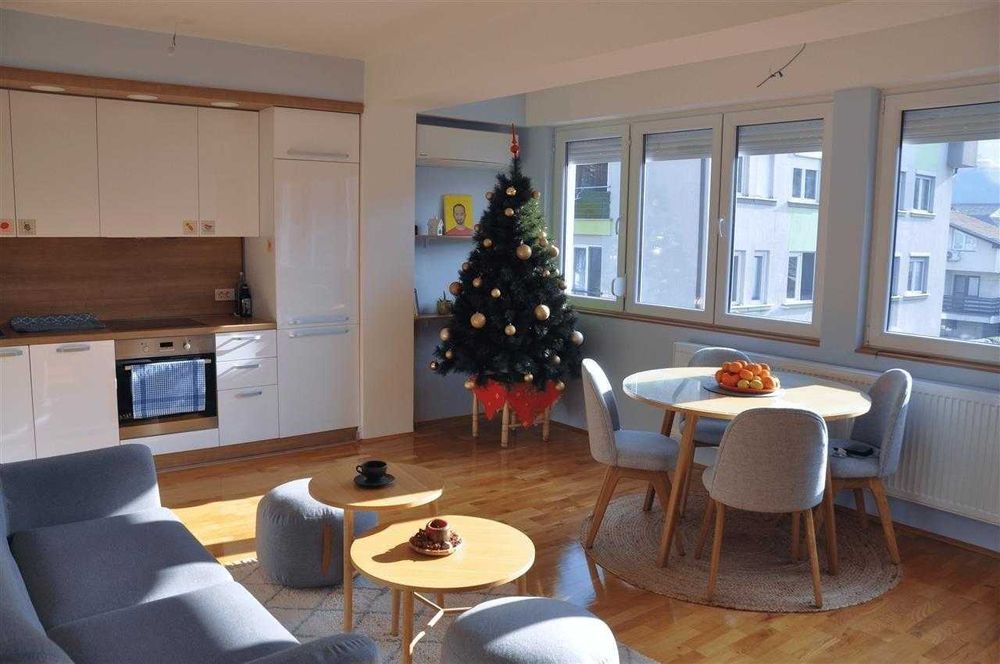 Дава се под наем Двустаен апартамент в Бургас, Възраждане - 48 кв.м за 178.5 € - Снимка #2