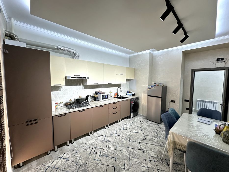 Продоется 2х комнатная квартира с хорошей обстонойкой и с ремонтом