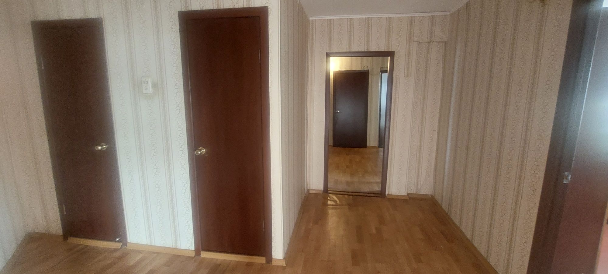 Продаётся 4-х комнатная квартира в р-не Новая Согра