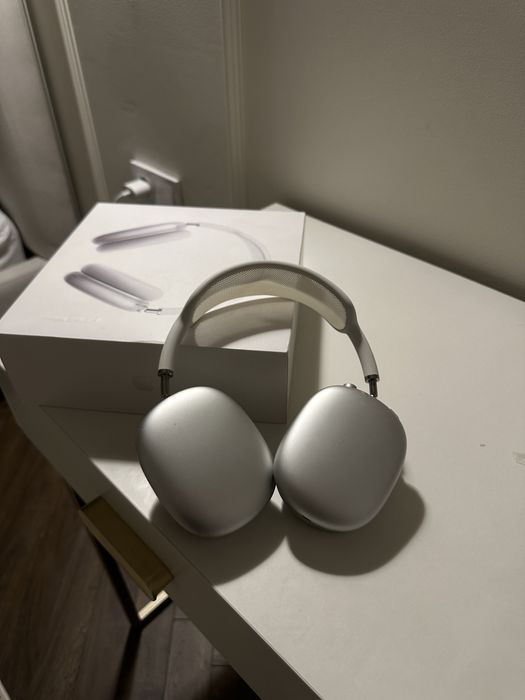 Airpods Pro max Silver