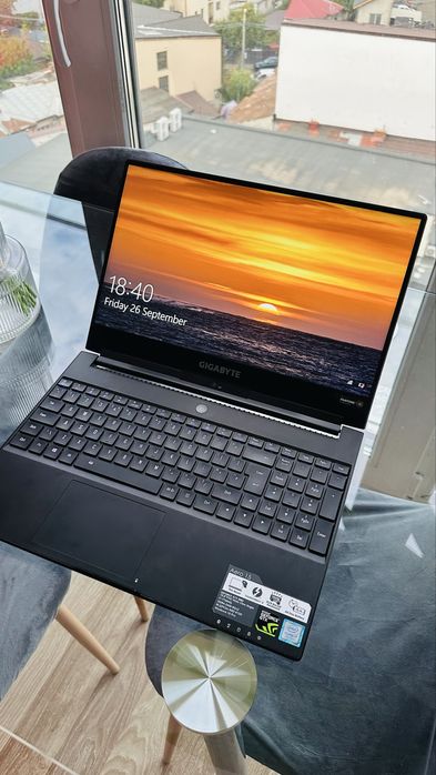 Gigabyte Aero 15 – i7 / 16GB RAM / SSD 480GB / GTX 1060 6GB
