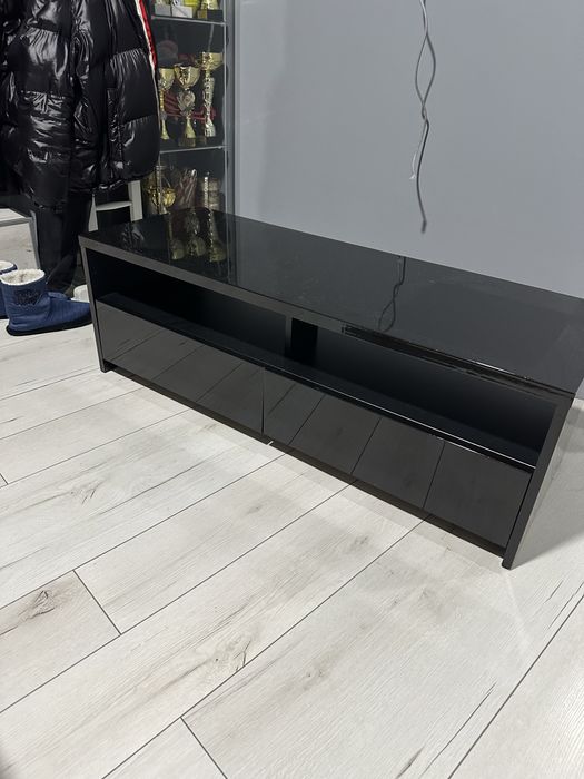 Тв шкаф черен гланц