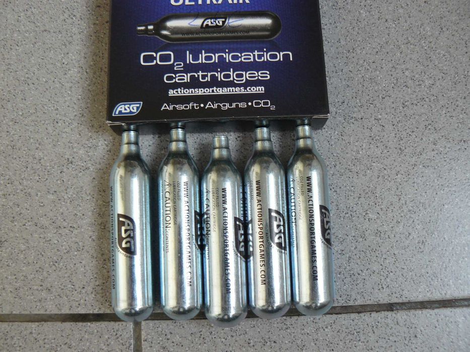 2 Capsule CO2 Mentenanta Arme,Cu Ulei Siliconic ULTRAIR ASG Denmark