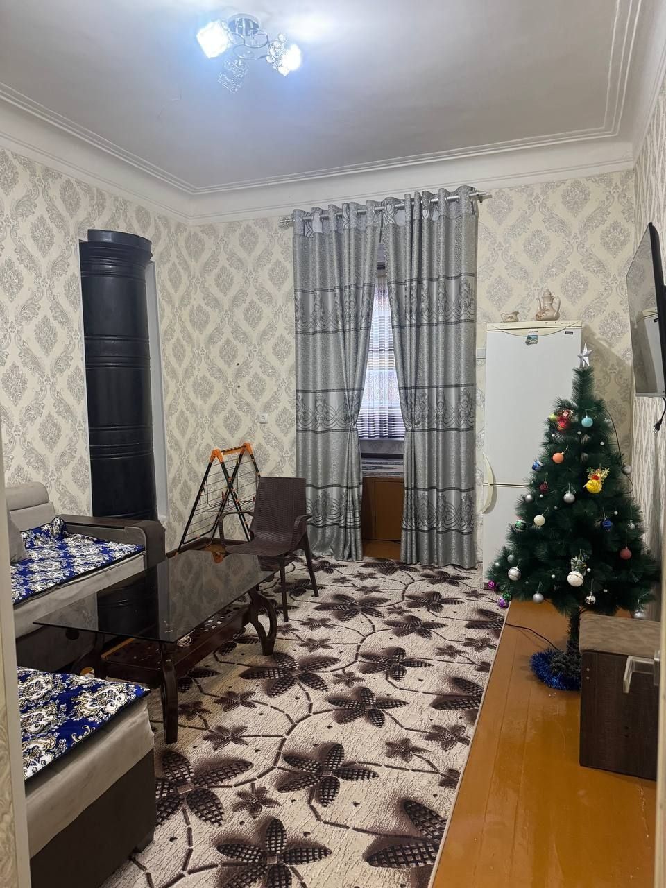 2х комнатная с мебелью и техникой в центре Чирчика