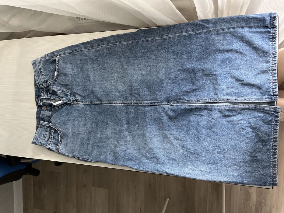 Продам юбку с разрезом спереди. Vintage King