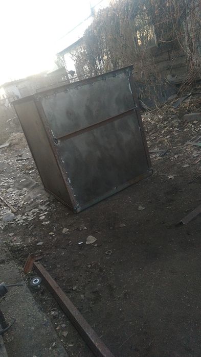 Усилиные мусорные контейнеры на заказ