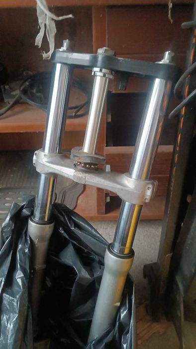 Piese Suzuki GSX-R 600 k1/k3,  far furca si radiator