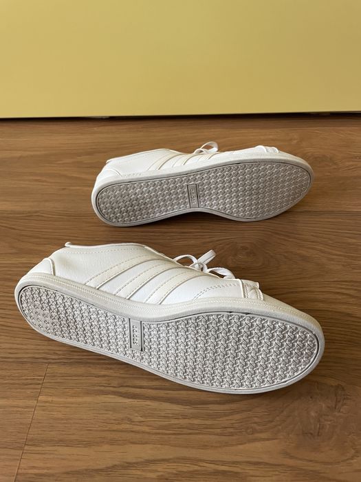Бели кожени кецки Adidas