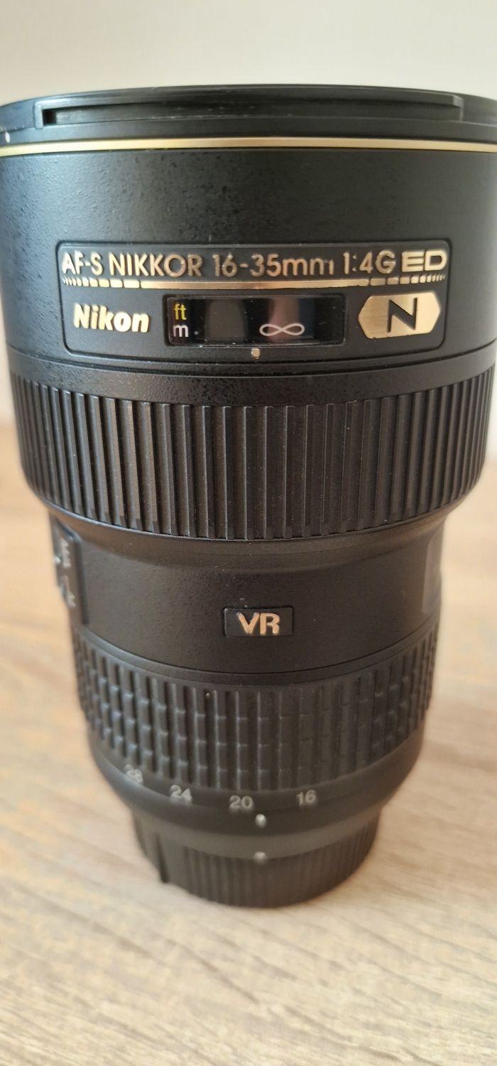 Obiectiv Nikon 16-35 mm VR