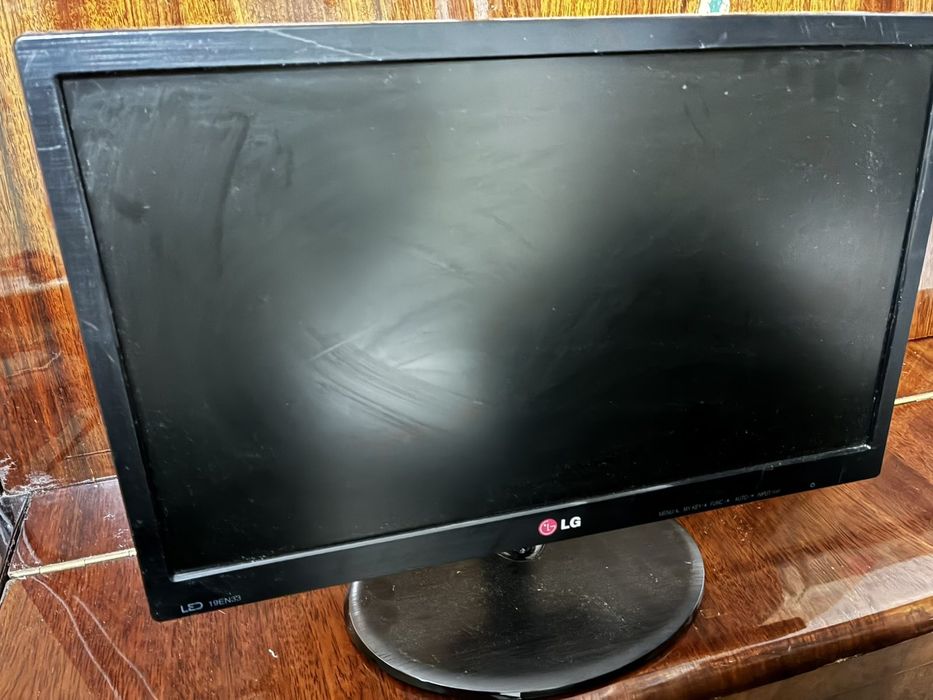 Hp prodesk 600 G2 mini, i3 6100t ,8gb ram, ssd 120gb + monitor Lg