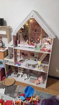 Куклена къща на три етажа