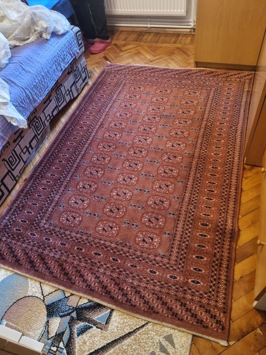 Covor cărămiziu visiniu