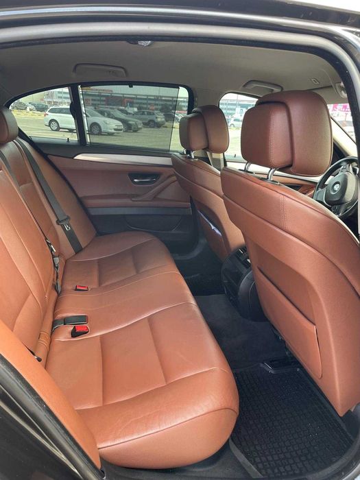 BMW F10 520D/M Paket/Soft-Close/Head-up-display/Webasto