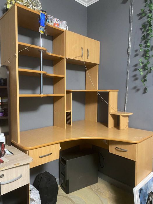 Стол компьютерный с полками