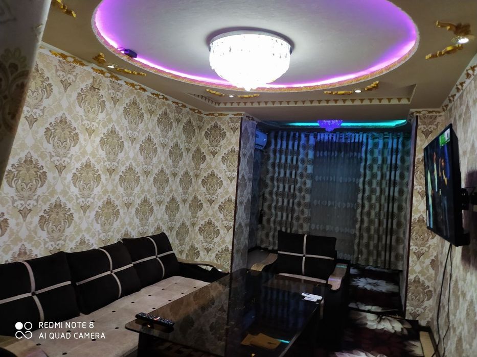 Ijaraga kvartira beriladi Aziz bozor yonda 2 xona 1 etaj l