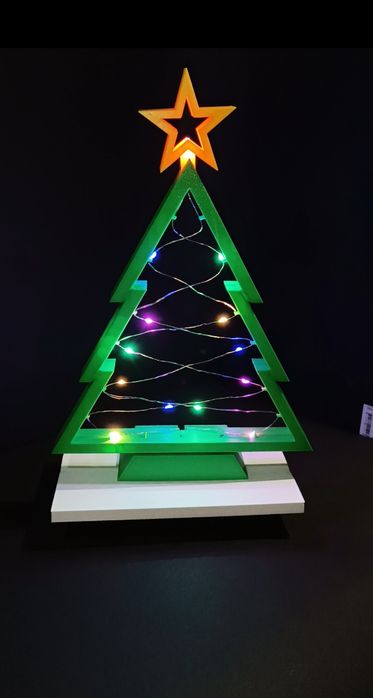 Светеща коледна елха