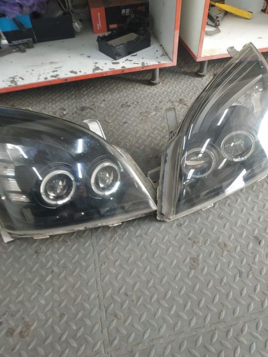 Продам тюнингованные фары на Прадо 120