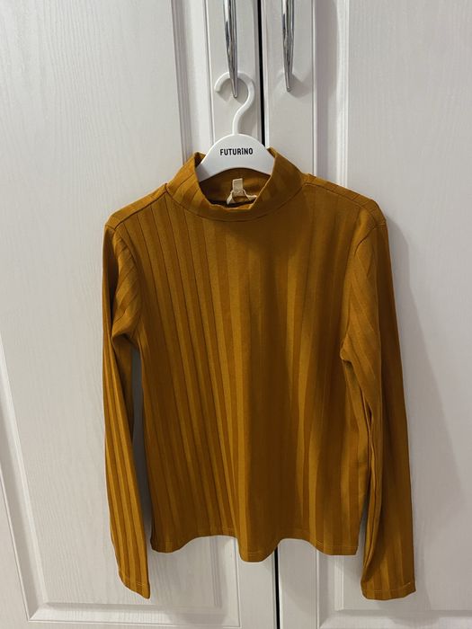 Оранжевая водолазка / лонгслив (5000 тг)