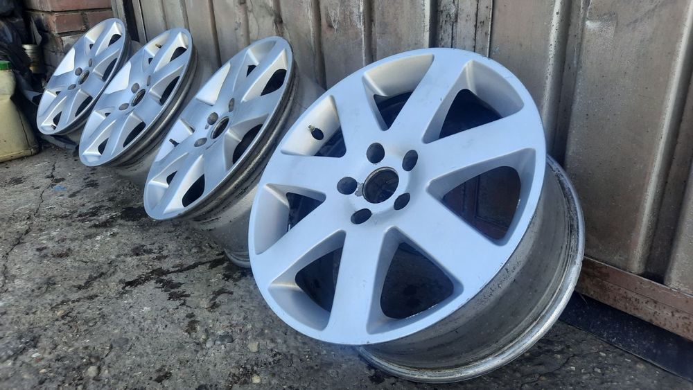 Продавам джанти 17' 5х112 с гуми kormoran 205/45/17 дот 24 година