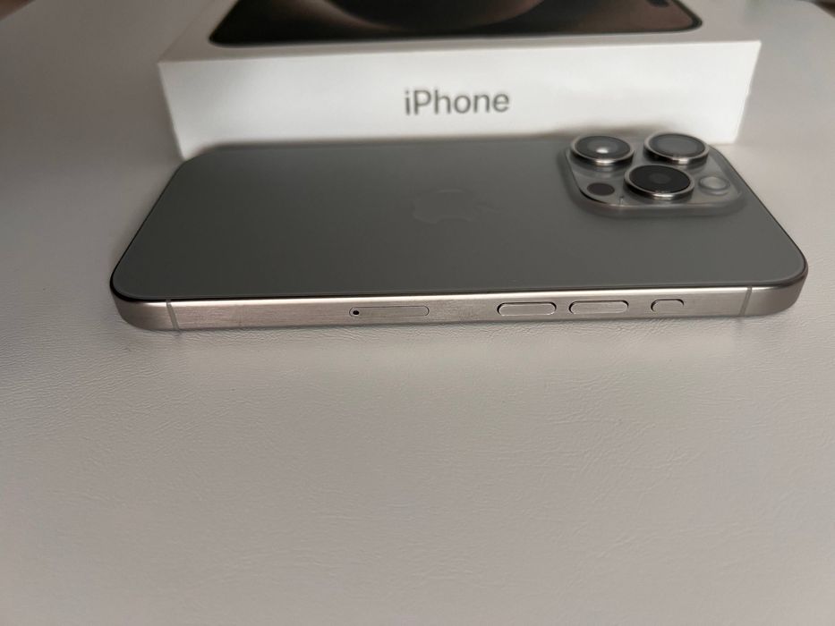 iPhone 15 Pro, 256GB, Natural Titanium
