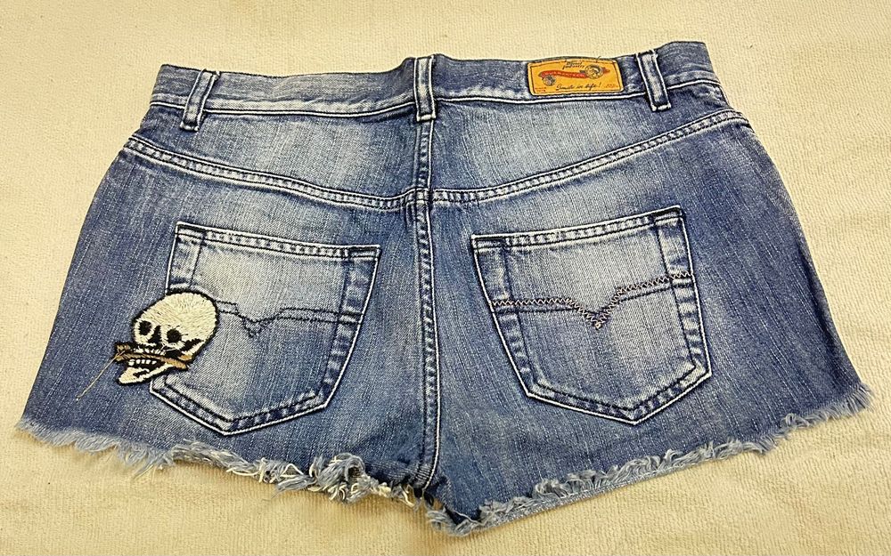 Pantaloni scurți blugi Diesel