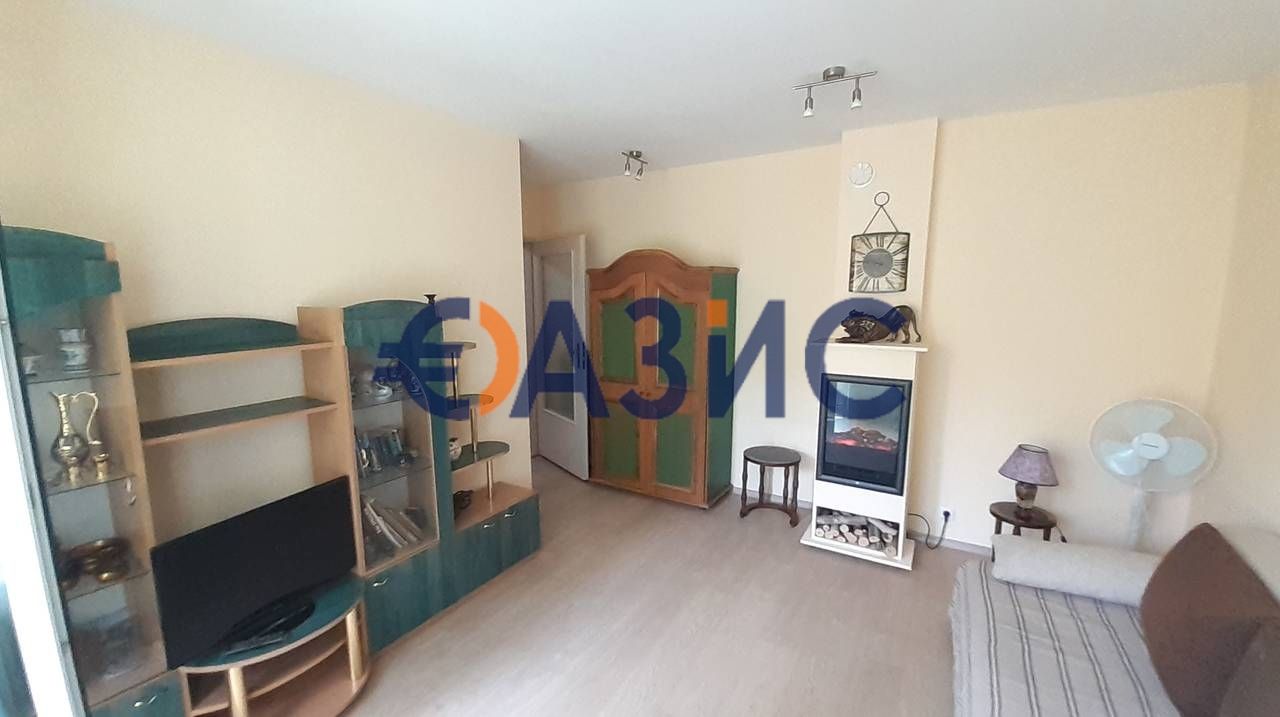 Продава се Тристаен апартамент в Бургас, Център - 81 кв.м за 3025 €/кв.м - Снимка #3