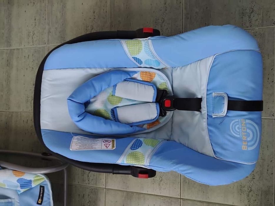 Кошче за кола и шезлонг за бебе Bertoni