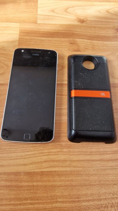 Motorola Moto Z Play + JBL SOUNDBOOST XT1635-02 speaker droid