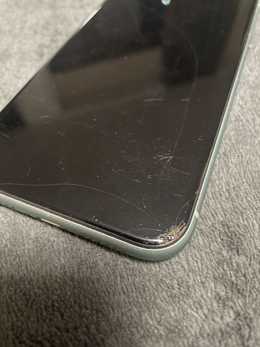 Iphone 11 64gb работи перфектно